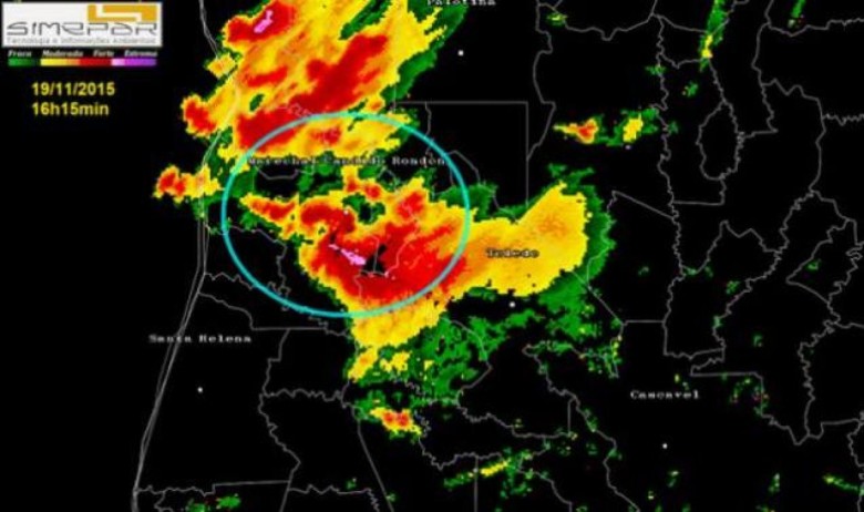 Imagem de satélite identificado o tornado que atingiu a cidade de Marechal Cândido Rondon. 
Imagem: Acervo Climatempo
