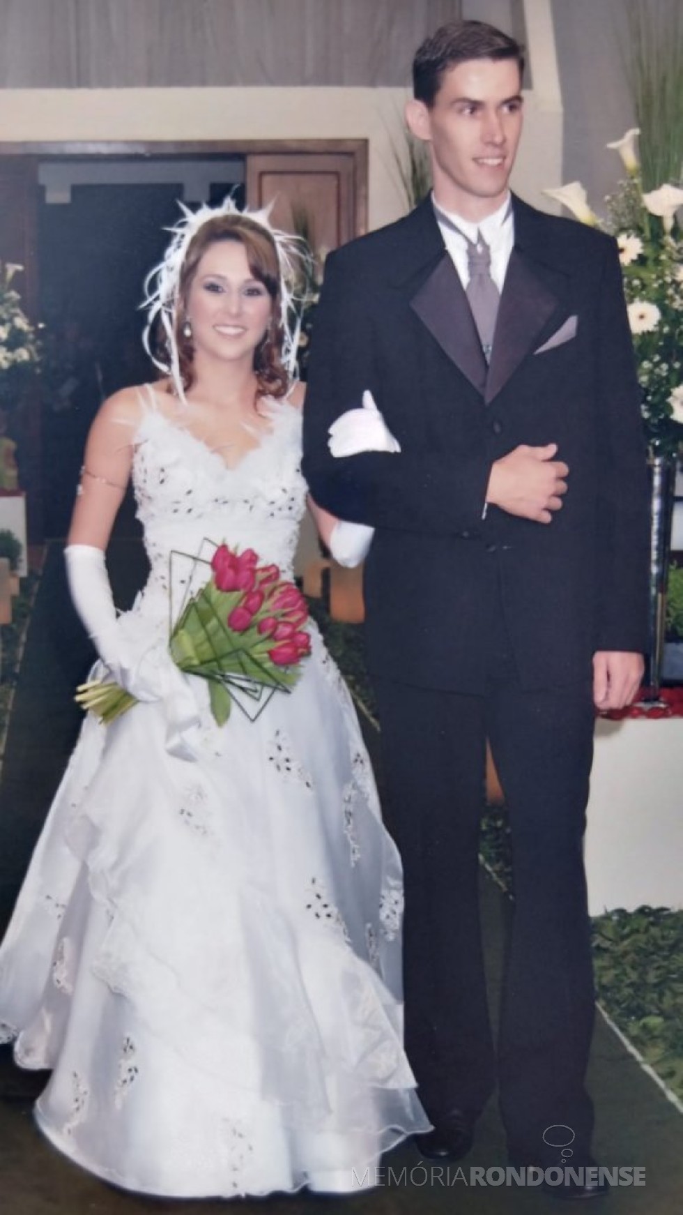 || Noivos Leila Sartori e Anderson Bento Maria que se casaram em começo de maio de 2008.
Imagem: Acervo pessoal - FOTO 19 - 