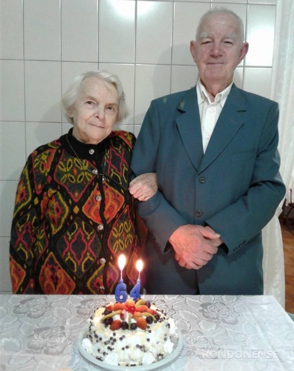 || Casal Ivo e Leonida Krummenauer no dia da comemoração das Bodas de Fabulita, em maio de 2017.
Imagem: Acervo Loni Richter - FOTO 10 - 