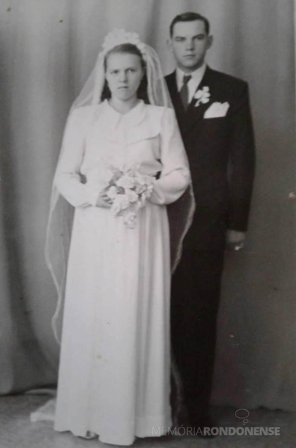 || Leonida e Ivo Krummenauer no dia de casamento, na cidade de Marcelino Ramos (RS), em maio de  1953. 
Imagem: Acervo da família  - FOTO 2 - 