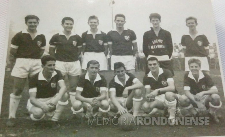 Em pé: Enio Fenner, Valdomiro de Oliveira, Ademar Schneider (Meia Lua), Rui Hoff, Valdemar Lang (Prego), Flávio Fischer. Agachados: Egon Wanderer, Astor Brenner, Willi Henke, Ilário Kehl(Alemão Loco) e Haraldo Altmann.