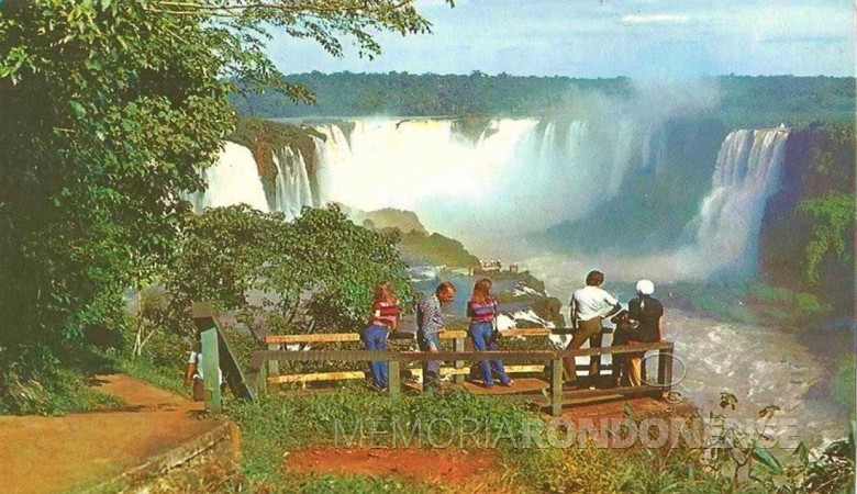 Visita às Cataratas, em 1970.
Imagem: Acervo e legenda de Walter Dysarsz - Foz do Iguaçu. 