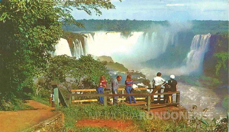 Visita às Cataratas, em 1970.
Imagem: Acervo e legenda de Walter Dysarsz - Foz do Iguaçu.
