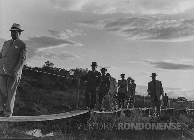|| Presidente Getúlio Vargas visitando as Sete Quedas, em 1944. 
Imagem: Acervo Fundação Getúlio Vargas (RJ). 