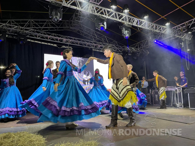 Apresentação do grupo de teatro musical  do Centro de Tradições Gaúchas (CTG) Tertúlia do Paraná, de Marechal Cândido Rondon, no dia 21 de dezembro de 2021.