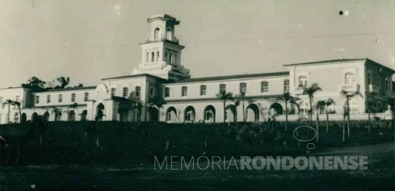 O Hotel das Cataratas, em 1959. Com 52 apartamentos, apenas o prédio principal.
Imagem: Acervo Marcos Kidricki Iwamoto (Foz do Iguaçu).