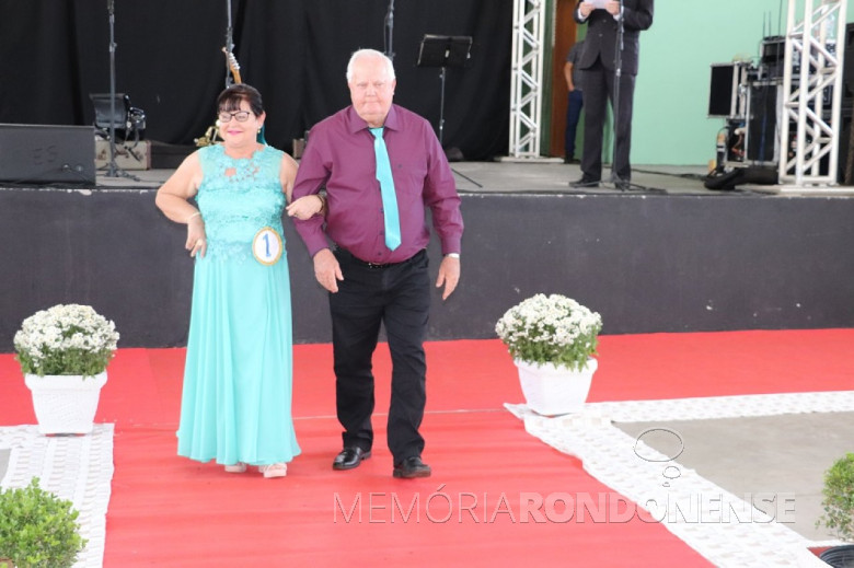 Desfile de Marlene Terezinha e Milton Hermann .