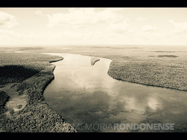 || Rio Iguaçu alargado antes das Cataratas.
Imagem: Acervo Paulo Roberto Grani.