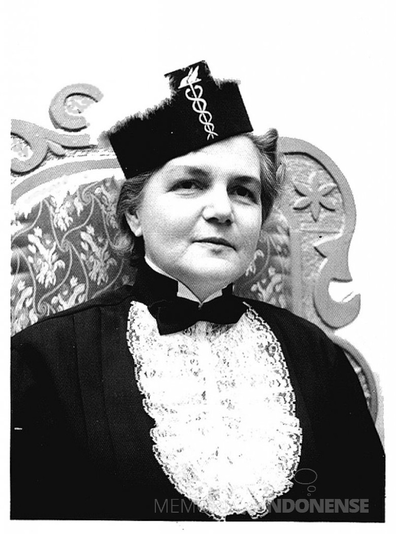 Dna. Ingrun formanda em Técnica Contábil, em 1970.