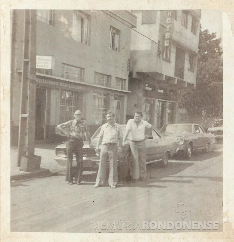 Pioneiros Arlindo Dickel (primeiro taxista de Marechal Cândido Rondon), cartorário Levi Martins Gomes e Arno Ritter.
 
