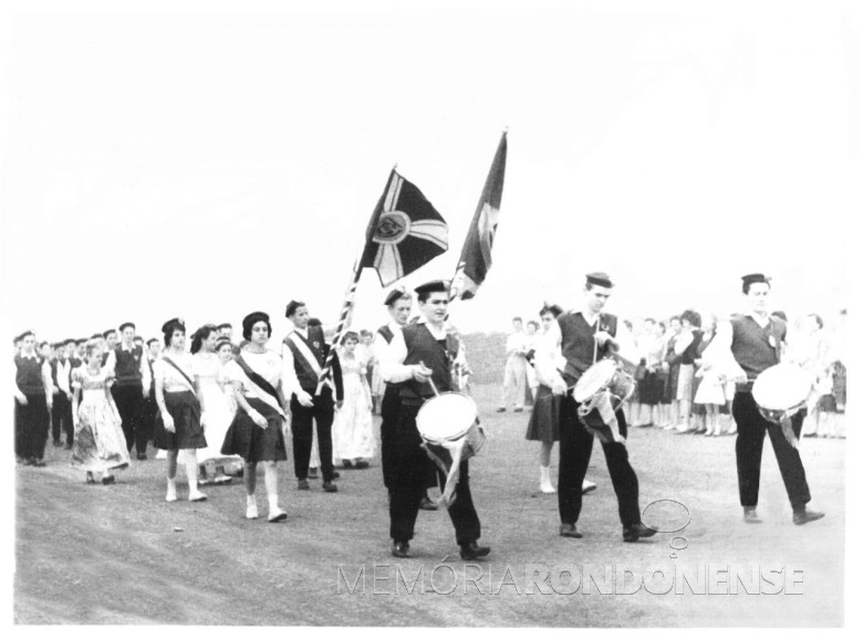 Desfile de 7 de Setembro do Colégio Rui Barbosa, em 1965.