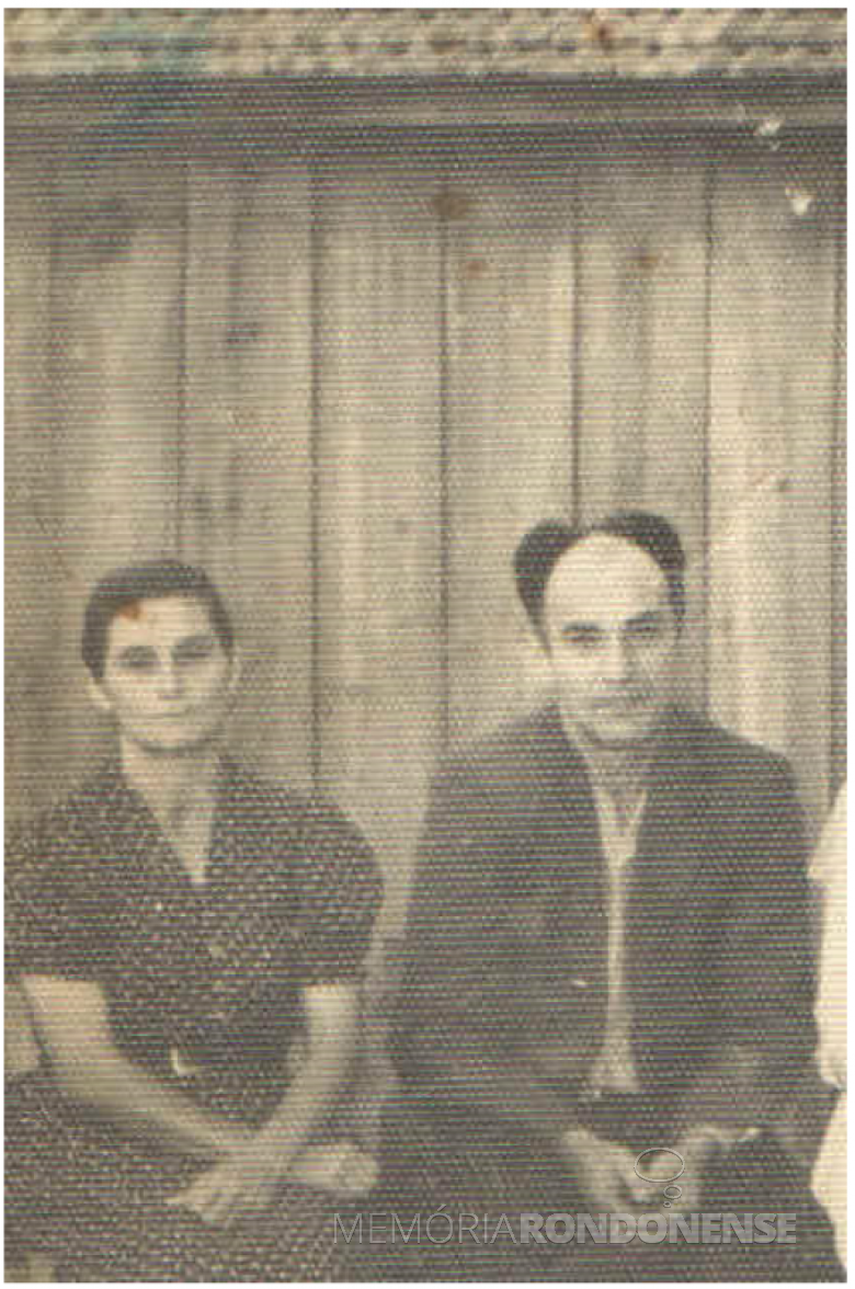 Casal pioneiro Gracia e Antonio Bendo, em foto feita junto a sua residência em Novo Horizonte. 