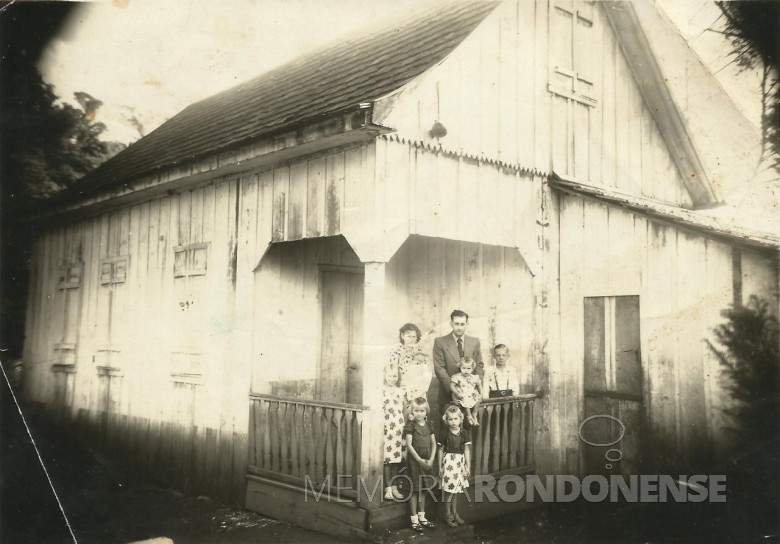 Helmuth Koch e esposa Hilda Zastrow, em Piratuba, SC, antes de se mudarem para a então Vila de General Rondon. 
Imagem: Acervo Clélia Regina Ritter 