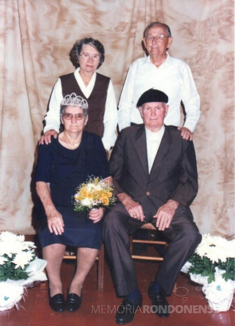 Bodas de Diamante (60 anos de casamento) do casal Mathilde (nascida Bisnfeld) e Benno Lagemann comemoradas em 20 de abril de 2000, com o casal Norma e Alberto Alberto Lamb.