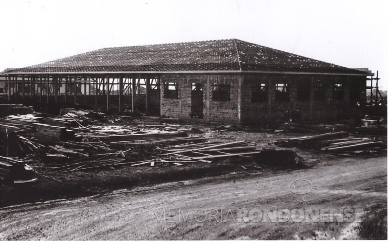 Pavilhão de eventos da Comunidade Evangélica Martin Luther. 
A estrutura em alvenaria foi construída por Dito Debus e equipe. 