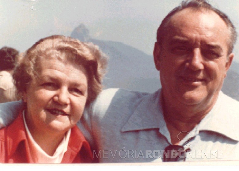 D. Ingrun e Dr. Seyboth na cidade do  Rio de Janeiro, em 1980.