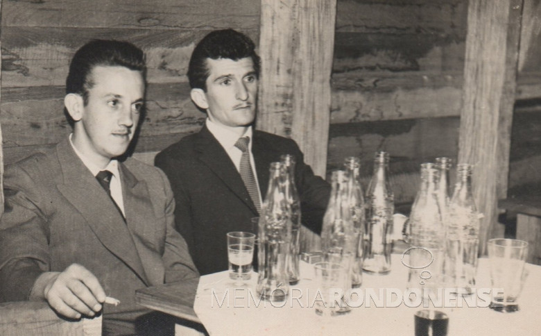 Os pioneiros Fredi ... e Alfredo Bausewein (d), em baile de Rainha e Princesas, na cidade de Palotina.