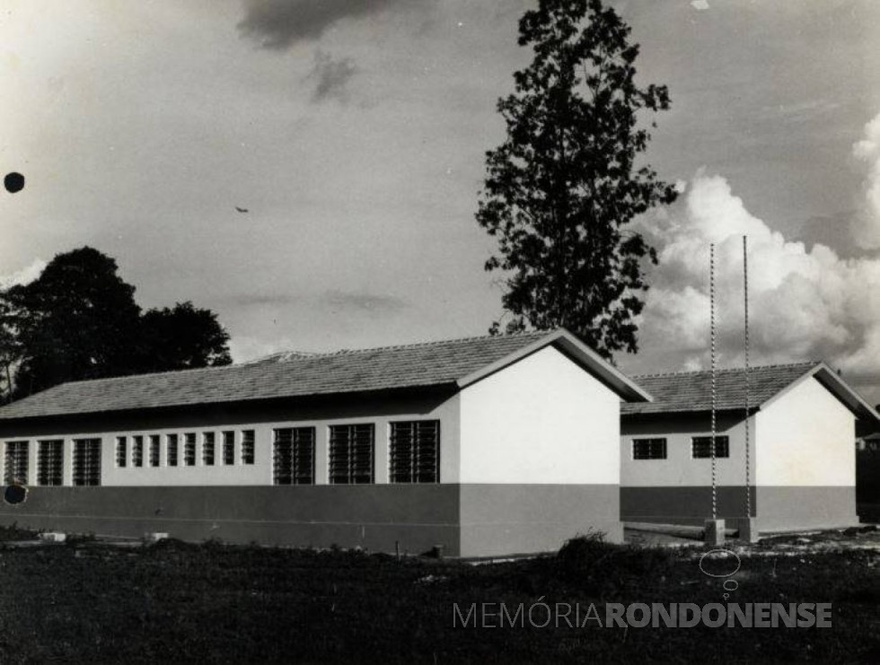 || Grupo Escolar Costa e Silva, da sede distrital de Margarida, inaugurado em março de 1970.
Identificação da fotografia: Irides Kuhn. 
Imagem: Acervo Fundo Fotográfico de Marechal Cândido Rondon - FOTO 6 - 