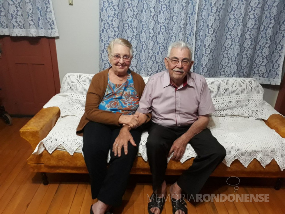 || Pioneiro rondonense  Edmundo Koch, com a esposa Gertrudes, ele falecido em junho de 2018, e ela, no mês anterior, no dia 05. 
Imagem: Acervo da Jaqueline Andreia Martinello Koch - FOTO 8 -