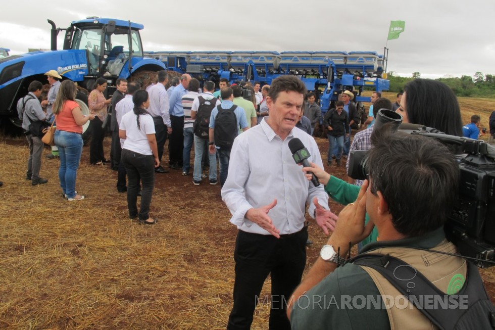 || Almir Dalpasquale, grande produtor rural no Mato Grosso do Sul e presidente da Aprosoja Brasil na abertura nacional de pantio de soja 2014/2015.
Imagem: Acervo Famasul - FOTO 12 -