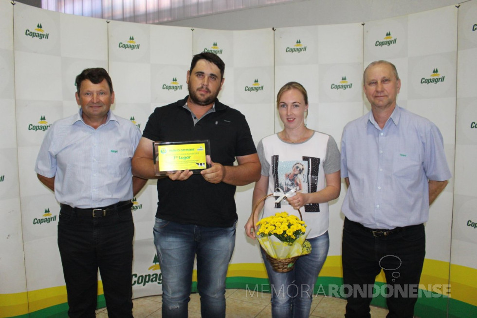 || Douglas Alexandre Borchert  e esposa - 1º lugar  no Resultado Maior Quantidade de Leite. 
Imagem: Acervo Imprensa Copagril - Crédito: Carina Ribeiro - FOTO 39 -
