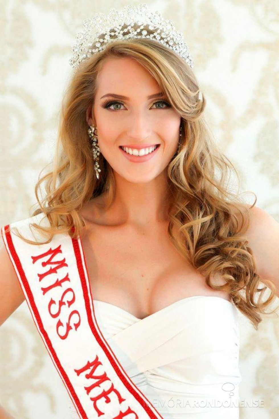 || Ketlyn Cristine Woelfer é eleita Miss Mercedes.
Imagem: Acervo AquiAgora.net - FOTO  22 - 