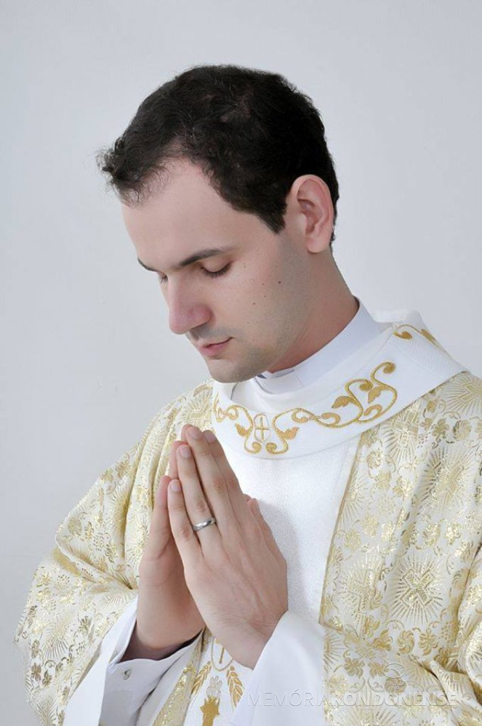 || Padre André Boffo Mendes que assumiu a Paróquia Maria Mãe da Igreja, em fevereiro de 2016. 
Imagem: Acervo particular - FOTO 15 -