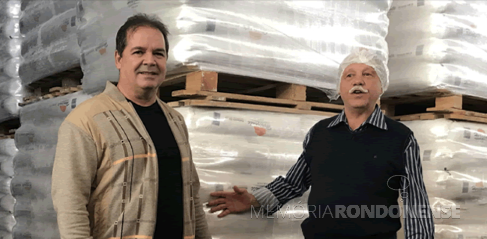 || Governador Tião Maia com o empresário rondonense Osvino Ricardi, em visita a sua unidade fabril de fécula de mandioca, no distrito de Novo Três Passos. 
Imagem: Acervo 3 de Julho Notícias - FOTO 27 -