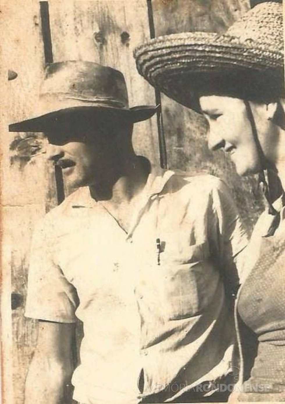 || Saudoso maestro Sigismundo Heinrich e esposa Olga Weimann, na década de 1960, ele fundador do coral Martin Luther do Clube Aliança.
Imagem: Acervo Edela Ledi Heinrich - FOTO 2 -