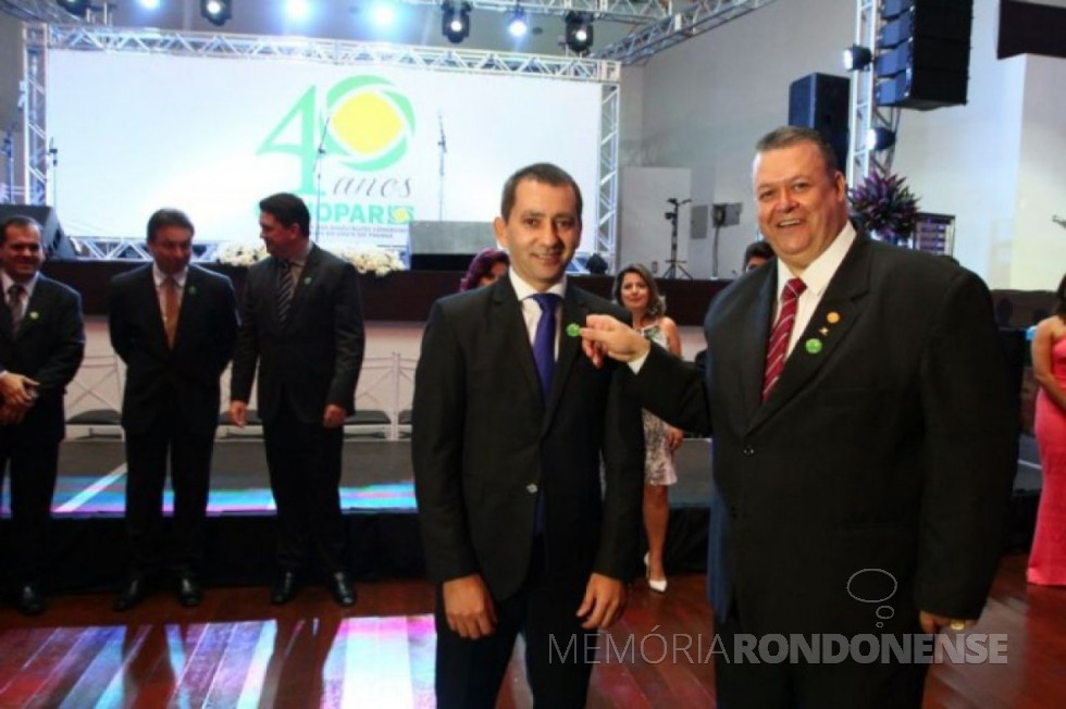 || Empresário Leorevaldo Curtarelli de Oliveira (e) recebendo o