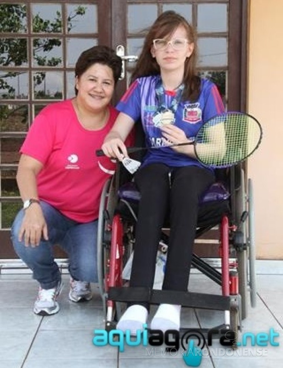|| Atleta Nicoli Helfenstelter, de Nova Santa Rosa, na cadeira de rodas, medalha de ouro na 3ª etapa do Campeonato Brasileiro de Parabadminton, em Vitória, em setembro de 2014. 
Imagem: Acervo AquiAgora.net - FOTO 9 - 