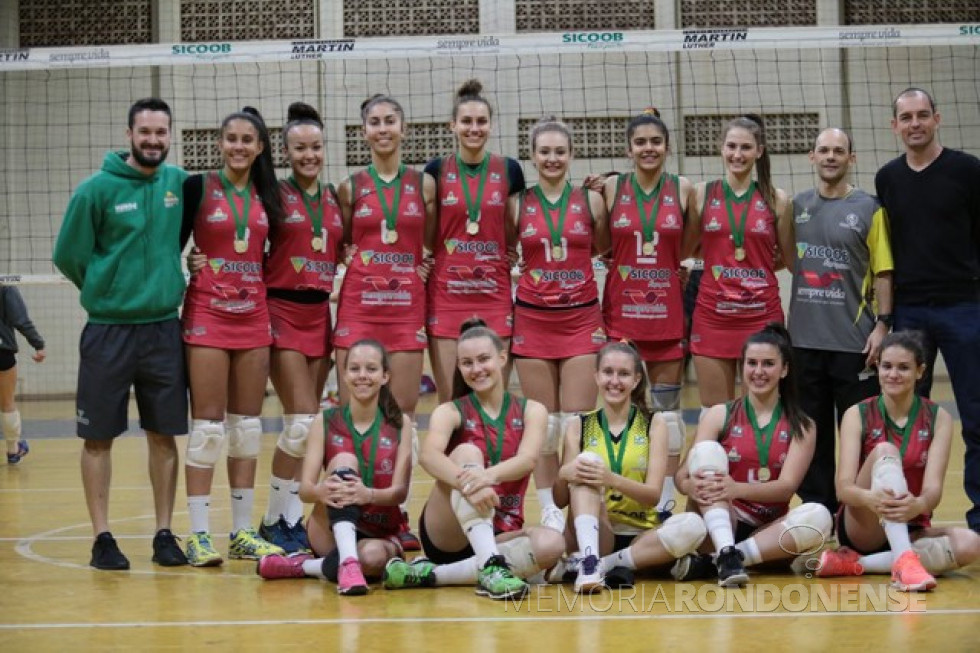 || Equipe feminina A do Colégio Evangélico Martin Luther, campeã na modalidade nos Jogos Abertos do Paraná, em maio de 2018.
Imagem: Acervo Imprensa PM-MCR - FOTO 10 -