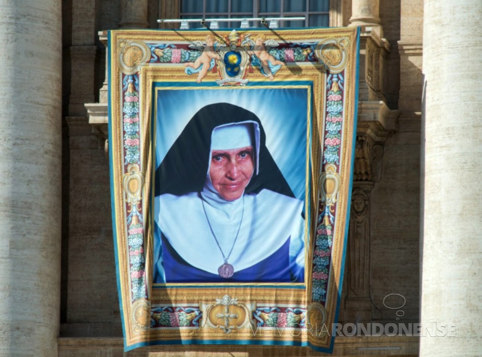 || Religiosa baiana  Mara Rita de Souza Brito Lopes Pontes (Irmã Dulce), canonizada com a designação de Santa Dulce dos Pobres, em outubro de 2019.
Imagem: Acervo O Globo - FOTO 13 -
