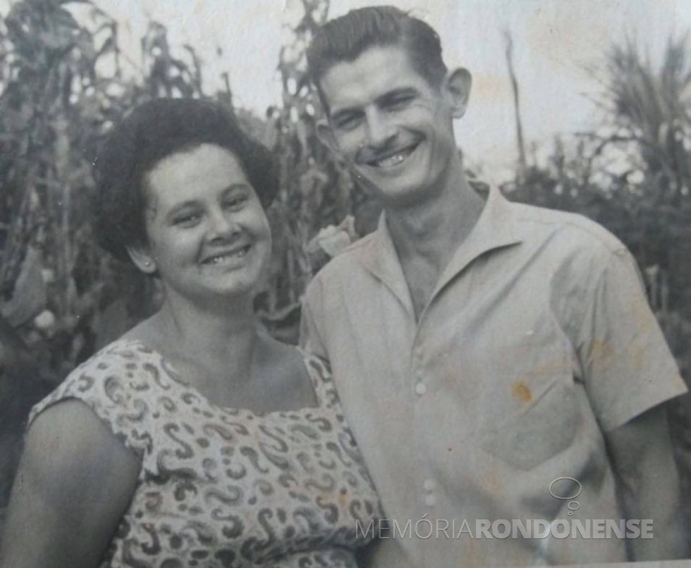 || Casal pioneiro Helena e Willibaldo Hoppe que chegou em Porto Mendes, em abril de 1961. 
Imagem: Acervo Lore Hoppe - FOTO 8 - 