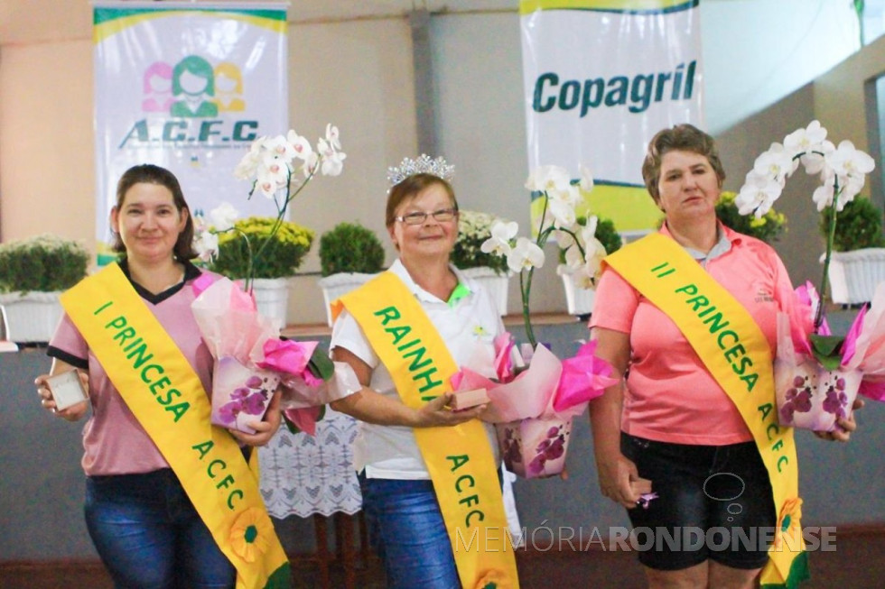 || Soberanas da Associação dos Comitês Femininos da Copagril (ACFC), em final de outubro de 2019.
Imagem: Acervo Comunicação Copagril - Crédito: Camila Medin - FOTO 13 -