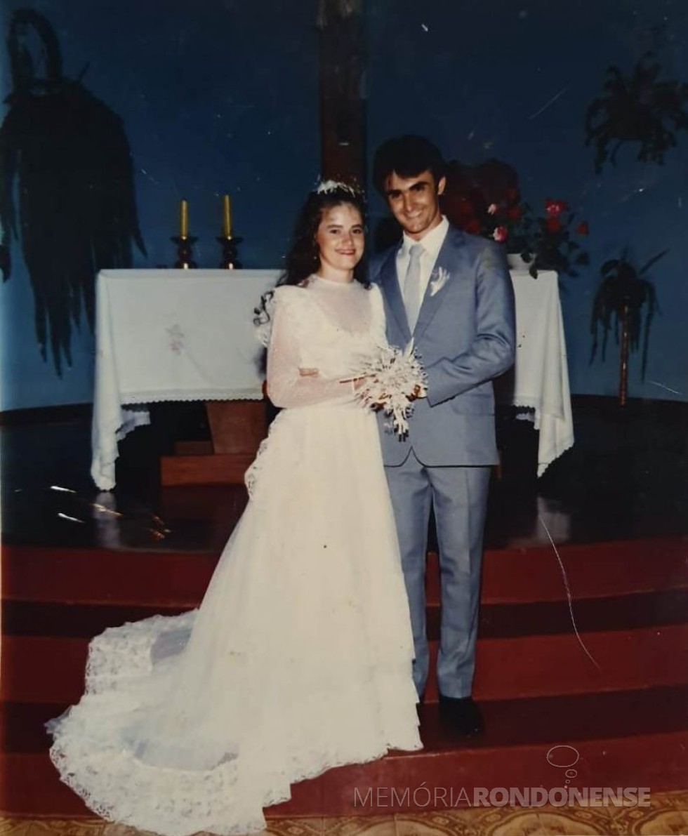 || Jovens Nair Riffel e Walter Altenhofen que se casaram em 03 de janeiro de 1986.
Imagem: Acervo do casal - FOTO  8-