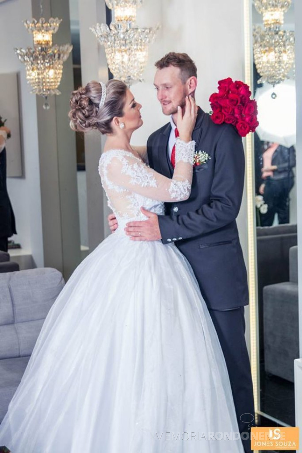 || Noivos Carlini Kemper e Fernando Alflen que casaram em agosto de 2017.
Imagem: Acervo do casal - FOTO 18 -