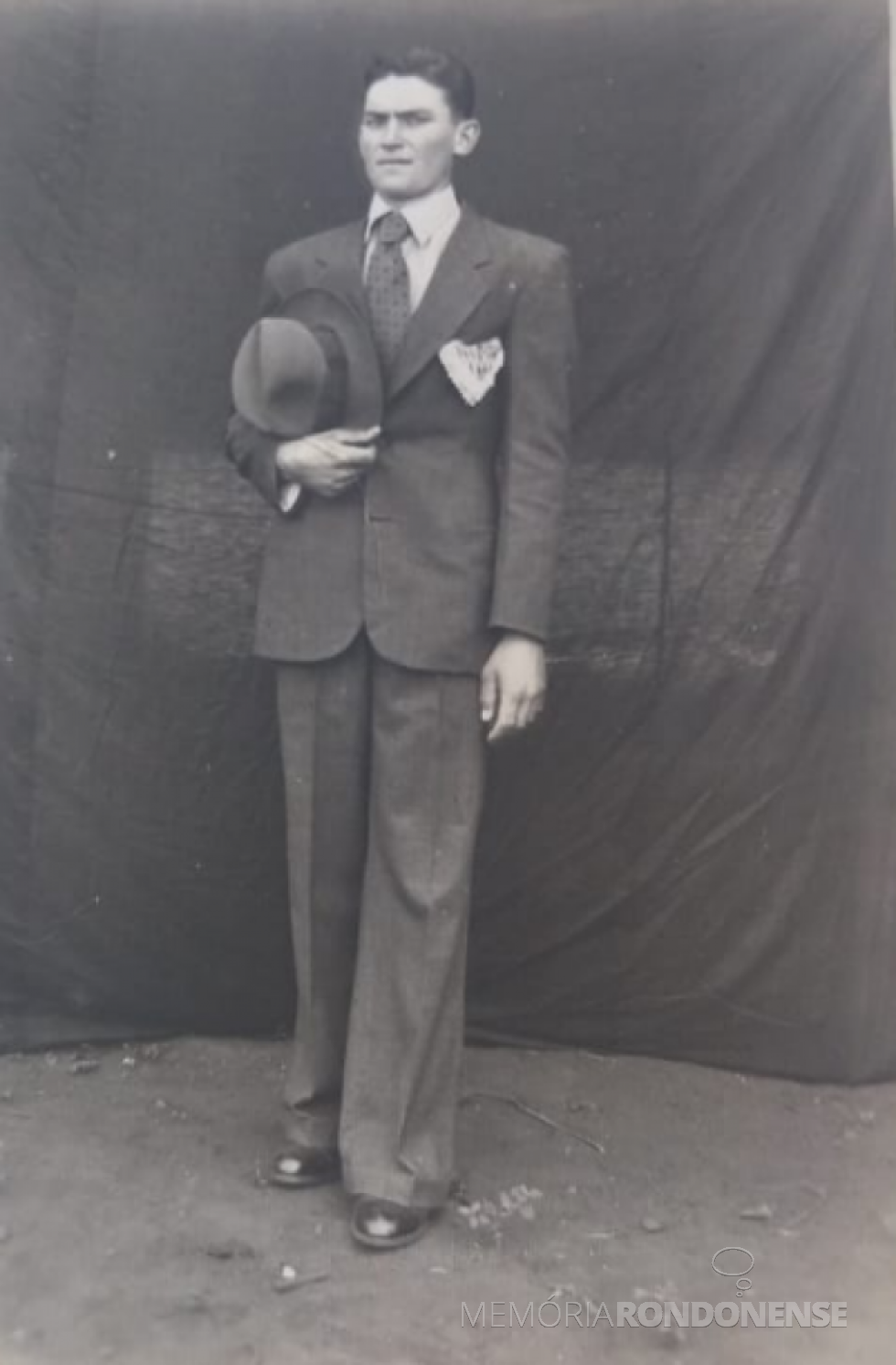 || Pioneiro rondonense Ivo Witeck, no atual município de Quatro Pontes, falecido em março de 1969.
Imagem: Acervo de Claci Ansolin - FOTO 5 -