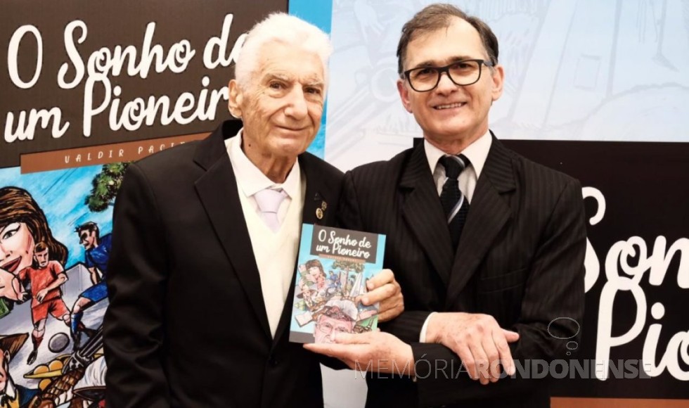 || Pioneiro Dimer José Weber (e) e o livro que retrata a sua vida, escrito por Valdir Pacini.
Imagem: Acervo O Paraná (Cascavel) FOTO 7 -