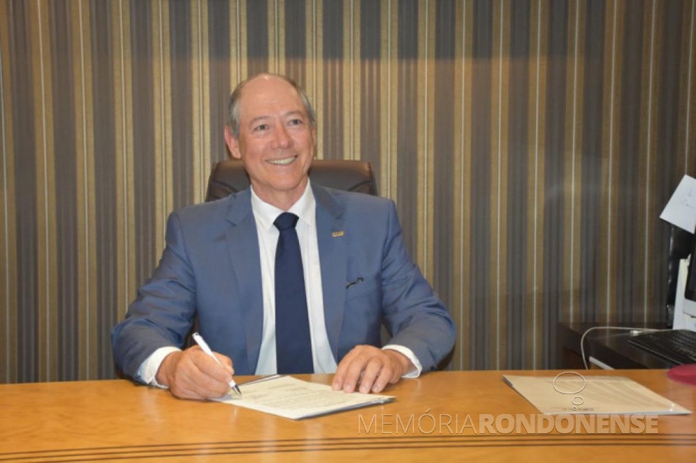 || Empresário Camilo Turmina que assumiu a presidência da Associação Comercial do Paraná (ACP),
em janeiro de 2020.
Imagem: Acervo da ACP - FOTO 17 -