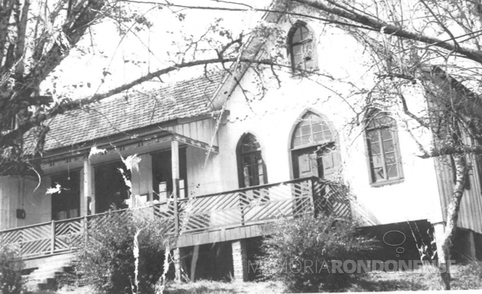 || Antiga casa pastoral e templo da Igreja Evangélica Luterana do Brasil (IELB), em Cruz Machado (PR).
Imagem: Acervo IELB - FOTO 1 -