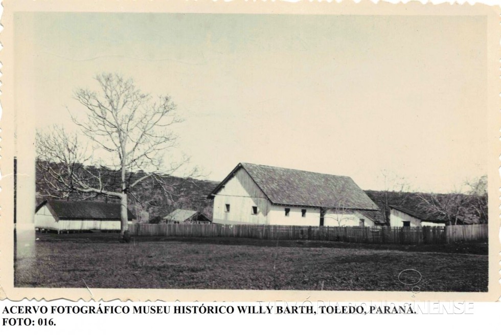 || Outra vista da sede do Imóvel Lopeí.
Imagem: Acervo Museu Histórico Willy Barth - Toledo - FOTO 4 -