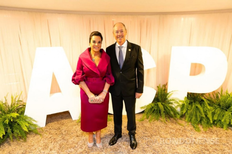 || Camilo Turmina e esposa na posse da diretoria gestão 2020-2022 da Associação Comercial do Paraná (ACP).
Imagem: Acervo Comunicação ACP - Crédito: Gian Galani - FOTO 15 - 