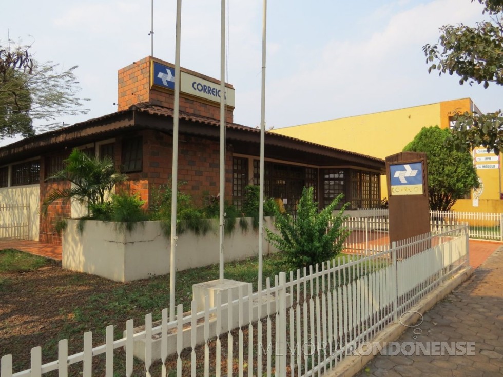 || Primeira agência em prédio próprio dos Correios, na cidade de Marechal Cândido Rondon. 
Imagem: Acervo O Presente - FOTO 5 -
