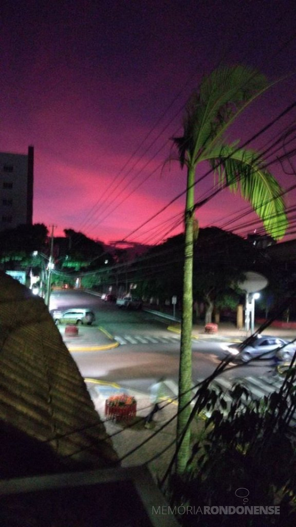 || Entardecer na cidade de Marechal Cândido Rondon, em 09 de junho de 2020.
Imagem: Acervo e crédito Elizabeth Thessing - FOTO 21 -