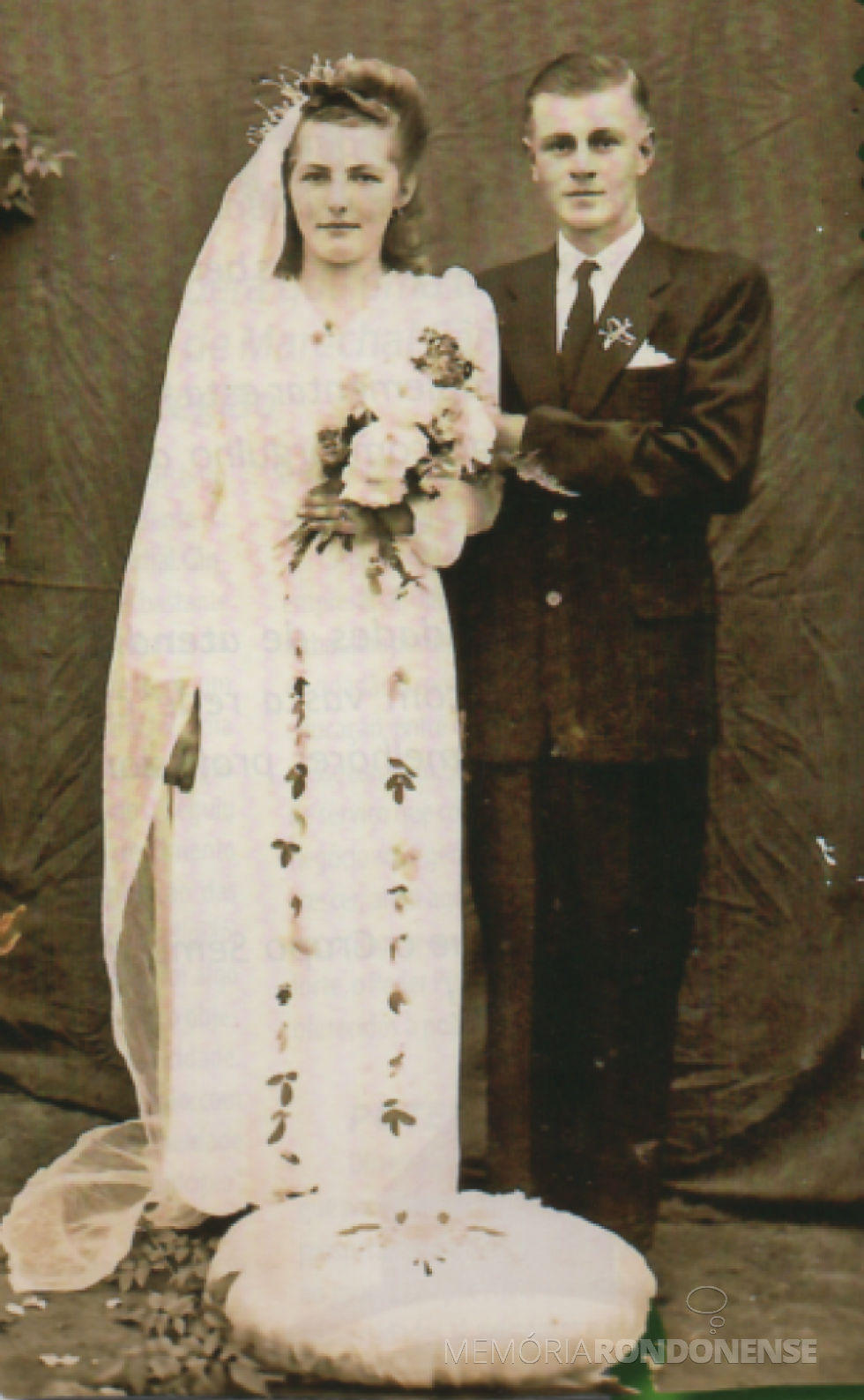 || Alice Ahmann e Benno Weirich, pioneiros rondonenses, que se casaram em junho de 1947. 
Imagem: Acervo Clausia Weirich Panaegua e Udilma Lins Weirich/ O Presente - FOTO 1 -