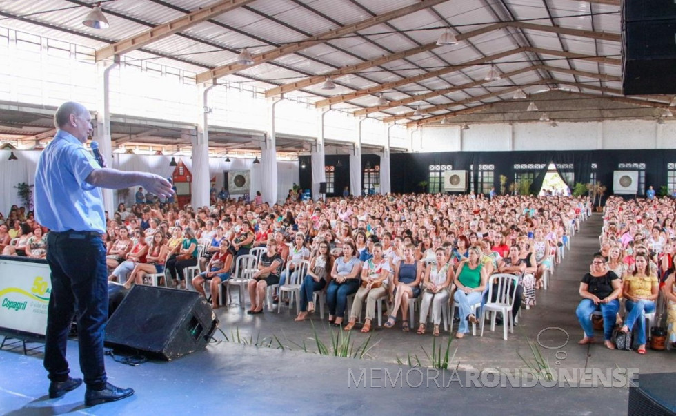 || Ricardo Silvio Chapla, diretor-presidente da Copagril, fazendo a abertura do encontro de mulheres cooperativistas em comemoração ao Dia Internacional da Mulher 2020.
Imagem: Acervo Comunicação Copagril - FOTO 26 -