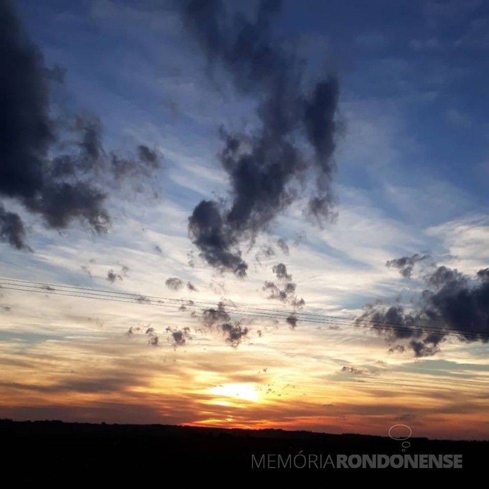 || Pôr do sol na cidade de Marechal Cândido Rondon.
Imagem: Acervo e crédito Cristiano Marlon Viteck - FOTO 22 -