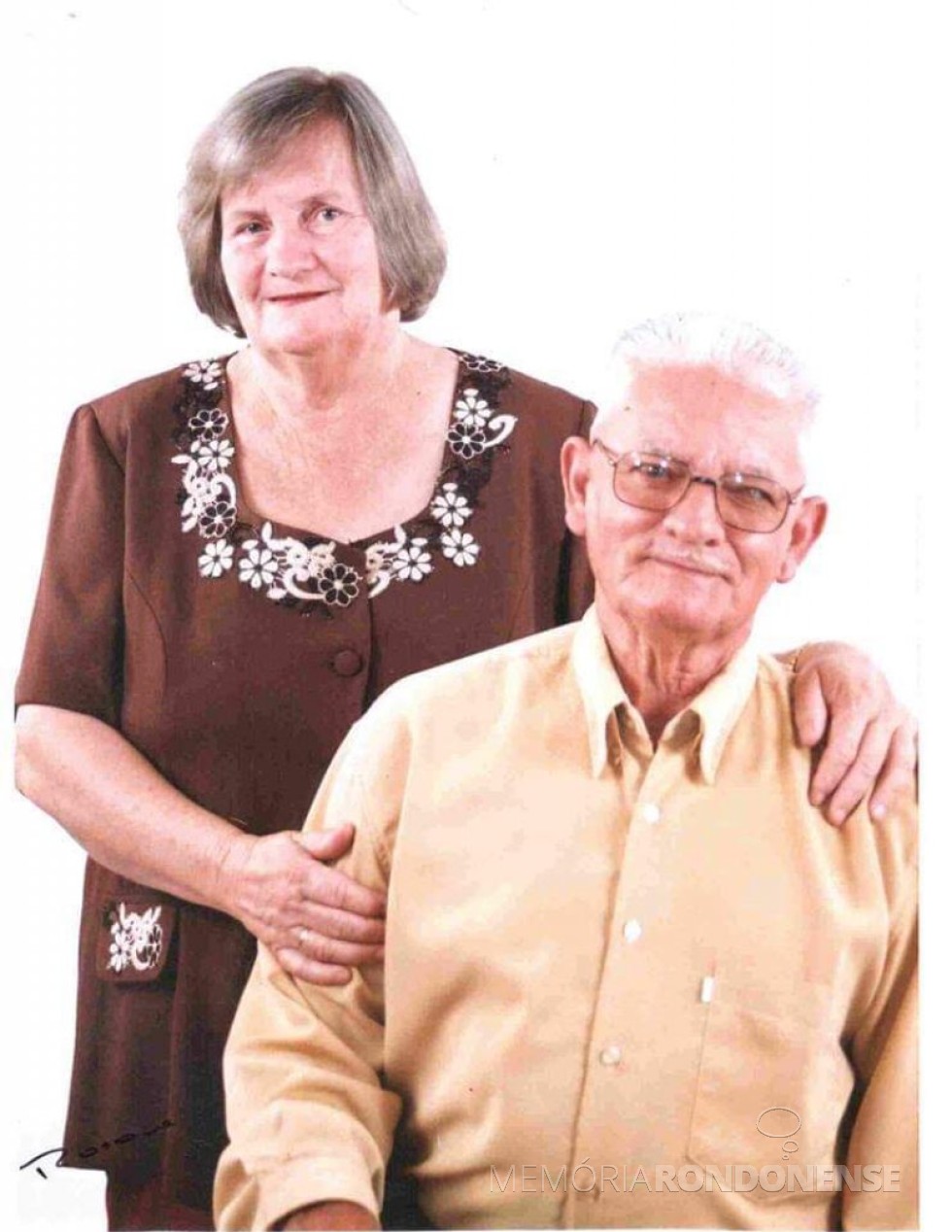 || Pioneiro Ari José Hoff com a esposa Silvina, ele falecido em janeiro de 2010.
Imagem: Acervo Câmara Municipal de Marechal Cândido Rondon - FOTO 7 - 