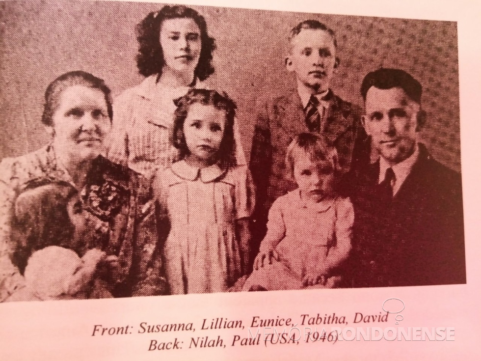|| Casal de pastores Lillian e David Meier, fundadores da Igreja de Deus, de Marechal Cândido Rondon, junto com seus filhos, ele falecido em junho de 1967.
Imagem:Acervo Tabita Kurrle - Paraguai - FOTO 6 -